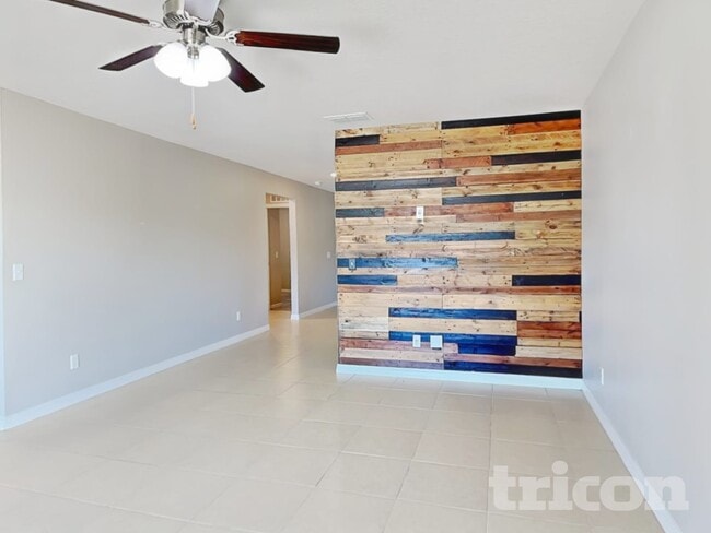 Photo - 1479 Swan Lake Cir