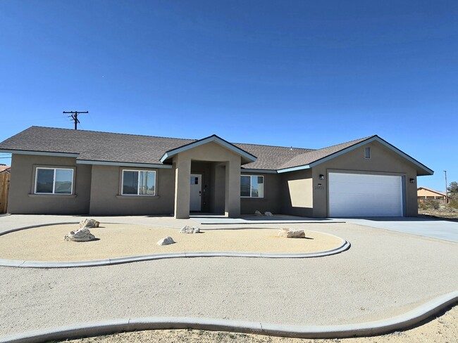 Building Photo - 21471 Reed Pl