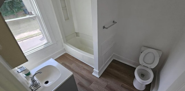 Photo - 4 Bedroom 1 Bath House Available to Rent f...