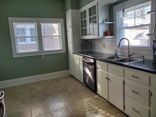 Photo - 1100 E Vine St