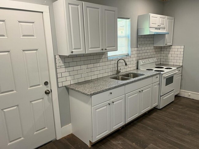 Photo - 434 S High St Unit b