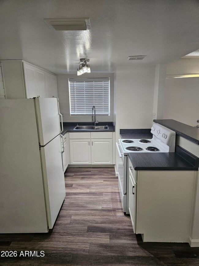 Photo - 521 E Bethany Home Rd