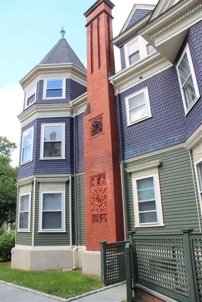 Building Photo - 25 Highland Ave Unit 1R