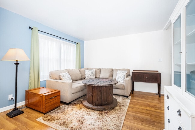 Photo - 531 Glen Ave