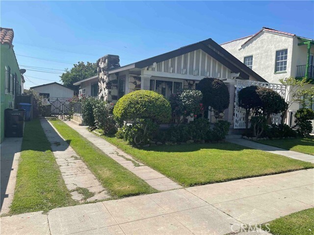 Photo - 1030 W 64th St