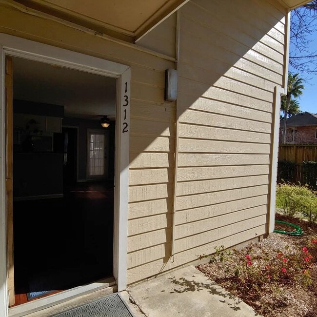 Building Photo - 2750 Holly Hall St Unit 1312