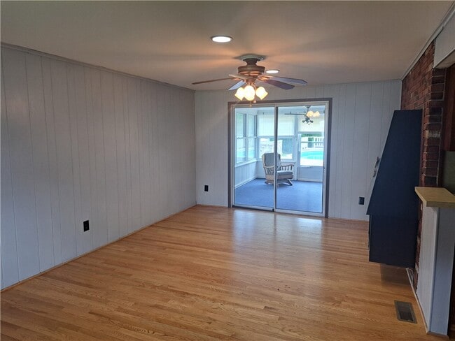 Photo - 75 Woody Ln