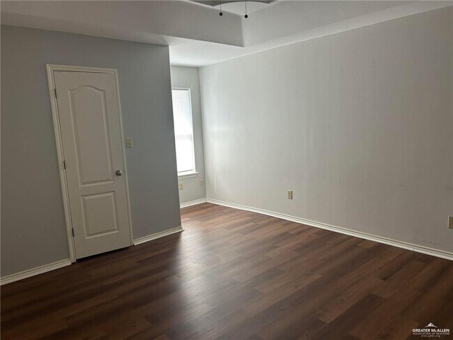 Photo - 6 W Kiwi Ave