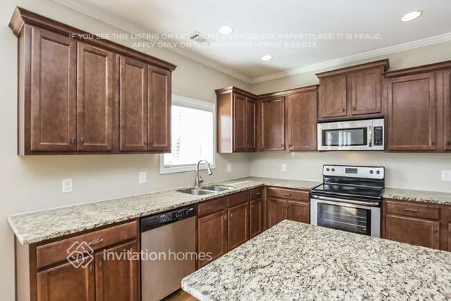 Photo - 9435 Dunhill Way