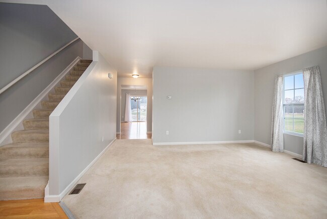 Photo - 8274 Cypress Way