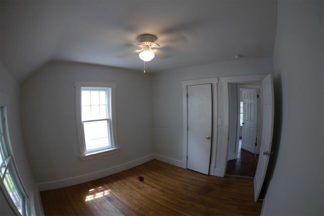 Photo - 915 Woodstock Ave