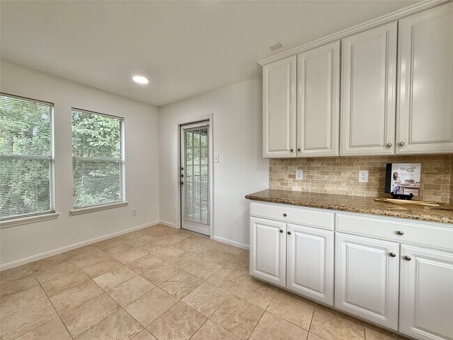Photo - 105 S Spiral Vine Cir