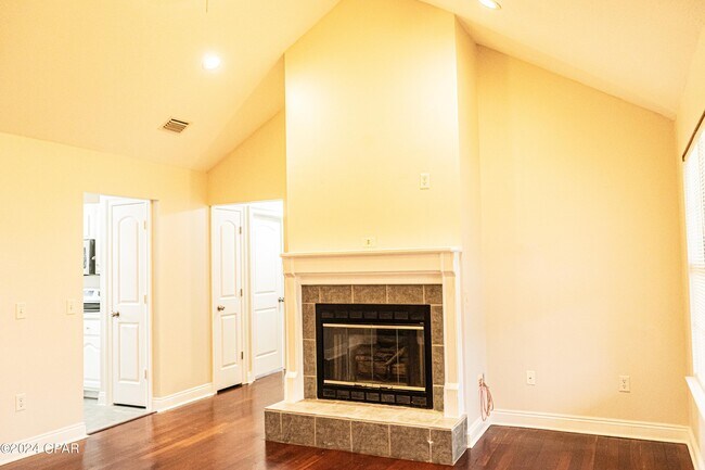 Photo - 5014 Merritt Brown Way