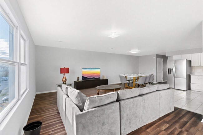 Photo - 101 Oak St Unit ID1053100P