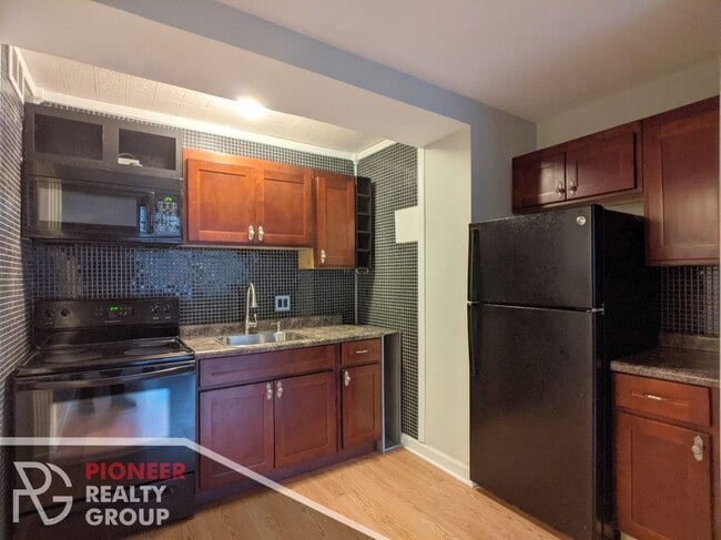 445 W Wellington Ave Unit W445-02C