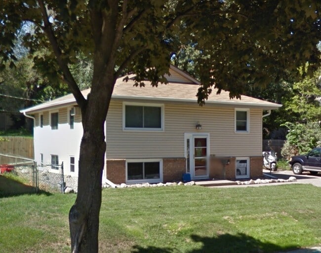 Front of duplex. - 797 Clayland St Unit #2