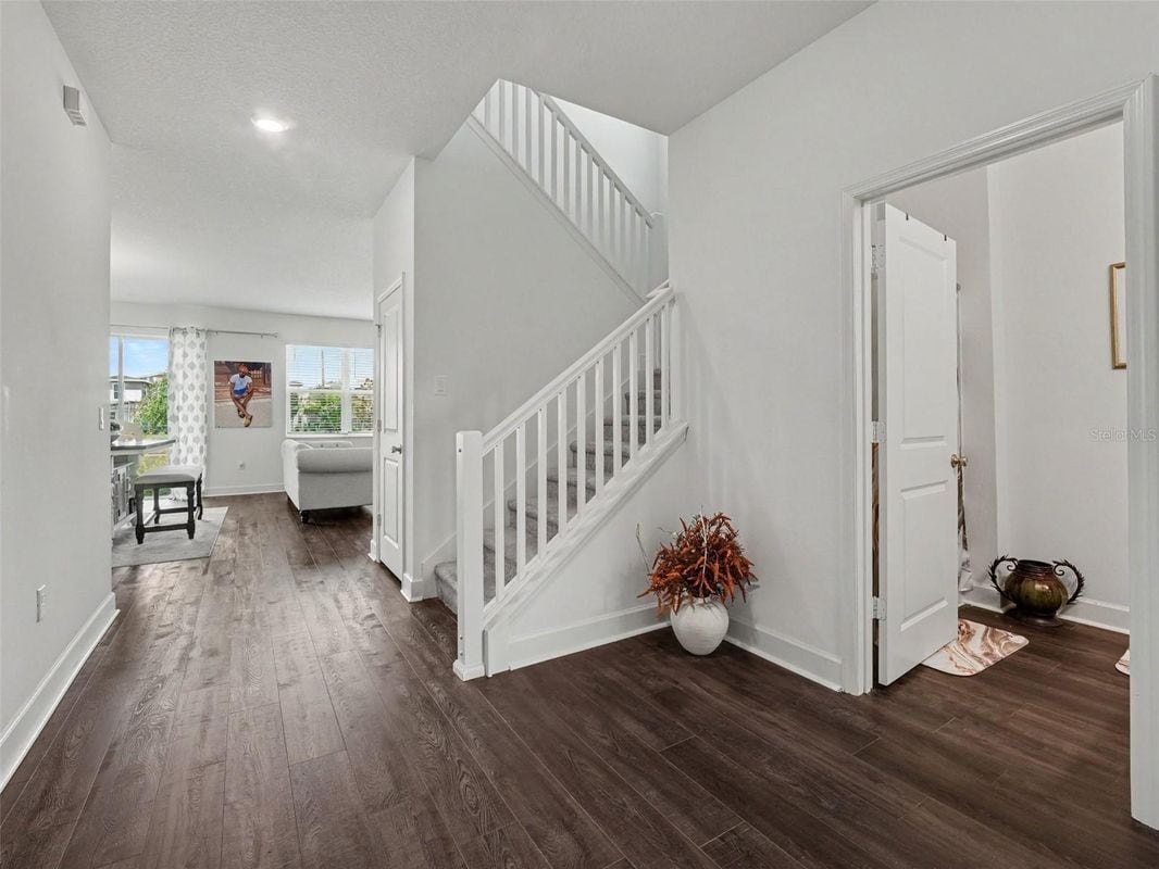 Photo - 905 Overpool Ave