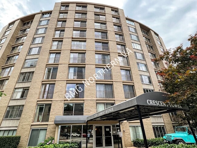 Building Photo - 1239 Vermont Ave NW
