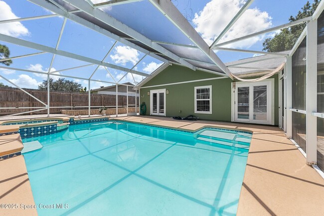 Photo - 915 Kenmore St NW