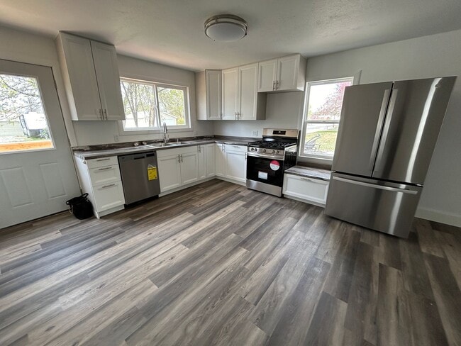 Photo - 3 Bedroom 1 Bath Beautiful House with Fenced Yard & Garage