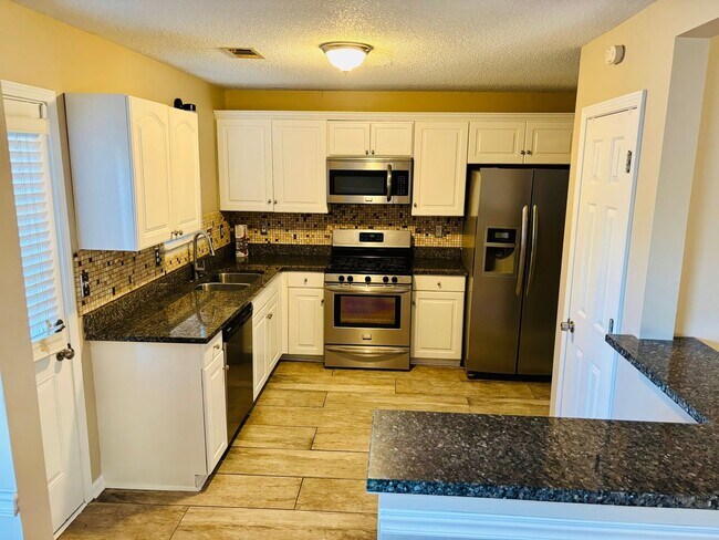 Photo - 415 Plantation Ct