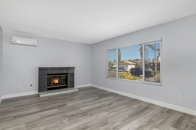 Photo - 9994 Parkdale Ave