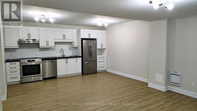 Photo - 1223 Montblanc Cres