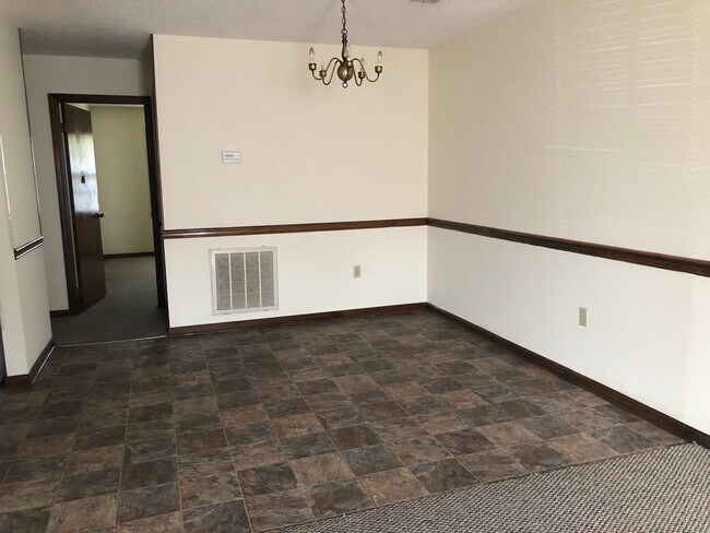 18 Woodcreek Way SW Unit A
