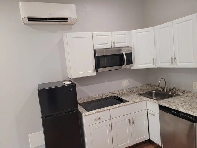 Photo - The Adams Apartments Unit 1R