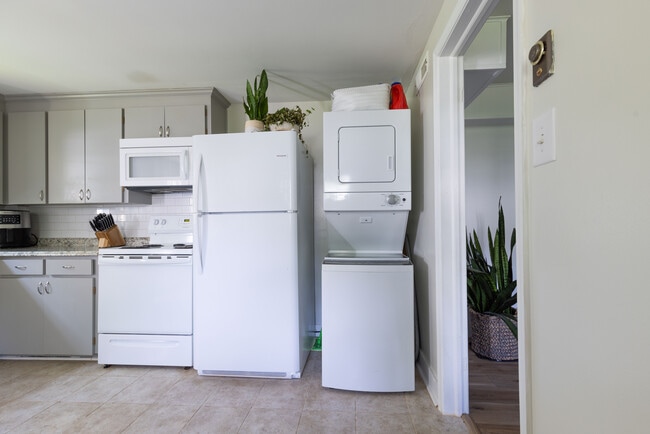 Photo - 204 Connecticut Ave