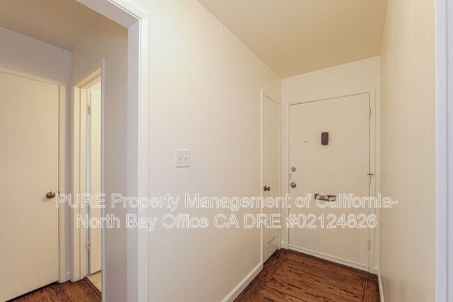 Photo - 734-C Slater St