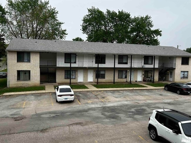 Photo - 1902 Sheridan Rd Apartment Unit 9