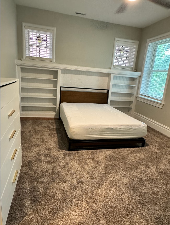 Photo - 6186 Waterman Blvd