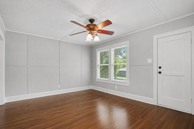 Photo - 2112 McMillan Ave