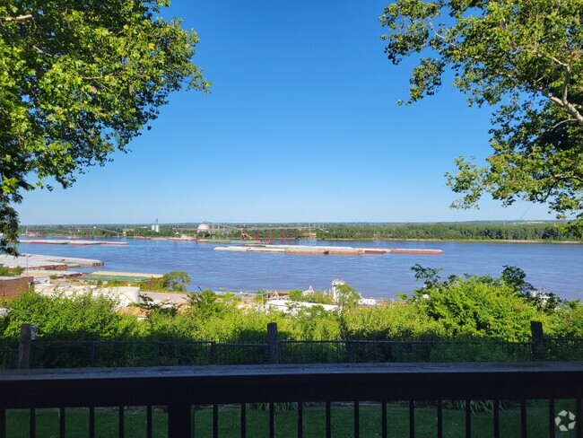 Building Photo - 4534 Ohio St Unit Mississippi River View Rental