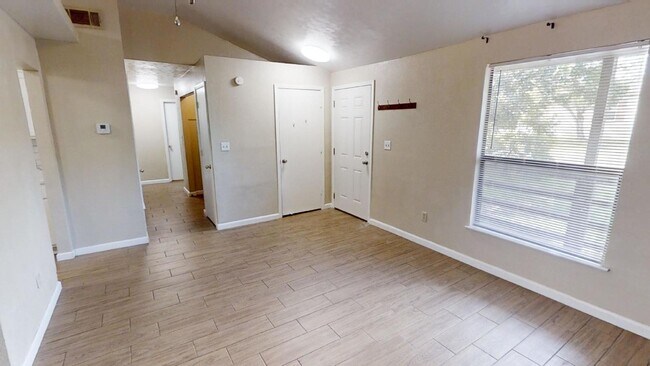 Photo - Charming 3 bedroom, 2 bath property in Cop... Apartment