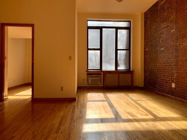 Photo - 70 W 87th St Unidad 2B