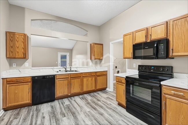 Photo - 2793 Crumplehorn Ln