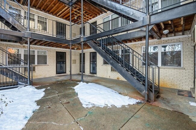 Photo - 4258 N Greenview Ave Unit 1E