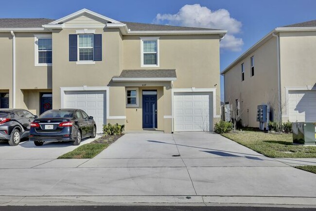 Brand New 3/2.5 Modern Townhome with a Lof... - Brand New 3/2.5 Modern Townhome with a Lof...