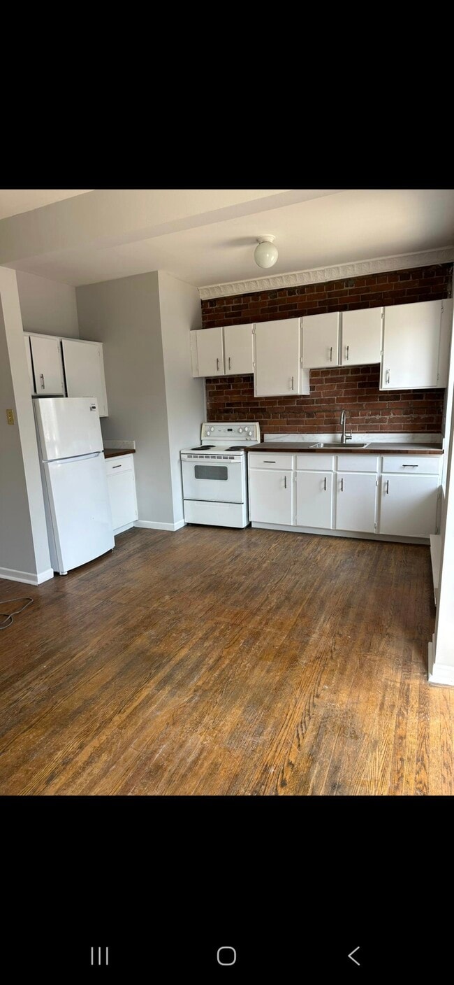 Photo - Bright 1 Bedroom in the Heart Of Leslieville Unit 1