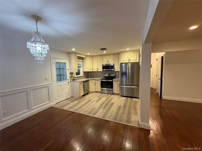 18 Alexander Ave