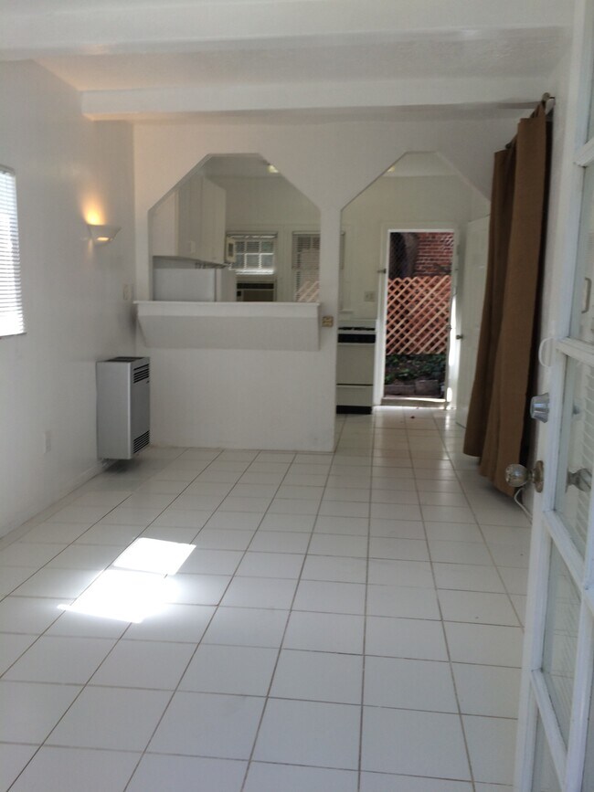 Photo - 2031 vista Del Mar ave, 90068