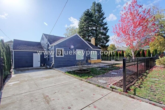 Photo - 3 Bed, 2 Bath Home Near Mill City Park in Portland