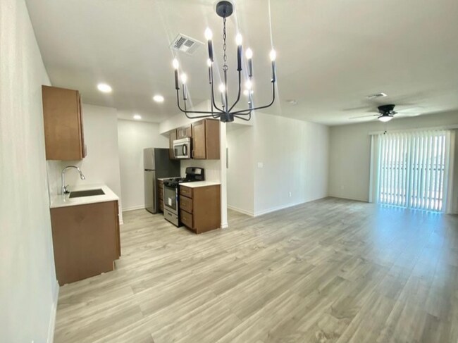 Photo - Legacy @64th