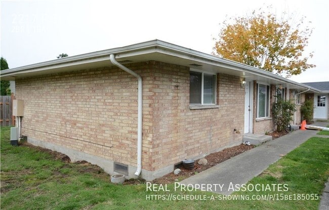 Building Photo - 2217 F St SE Unit 1