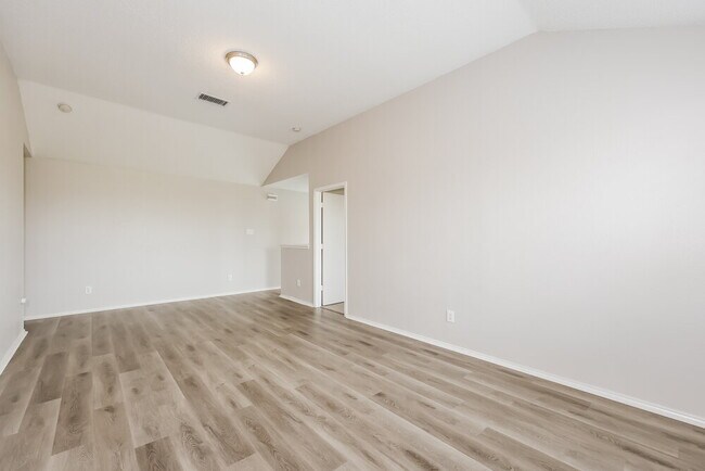 Photo - 2628 Loch Wood Dr