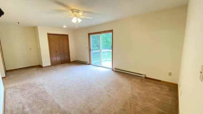 Photo - 916 Kings Rd