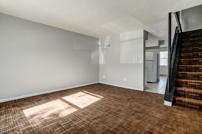 Building Photo - Hilltop Townhomes