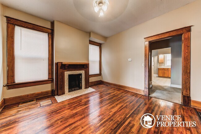 Photo - 2168 Summit St